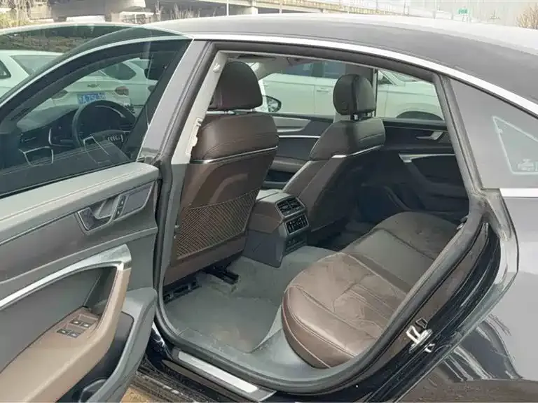 Audi A7L 2024 из CN, фото 2