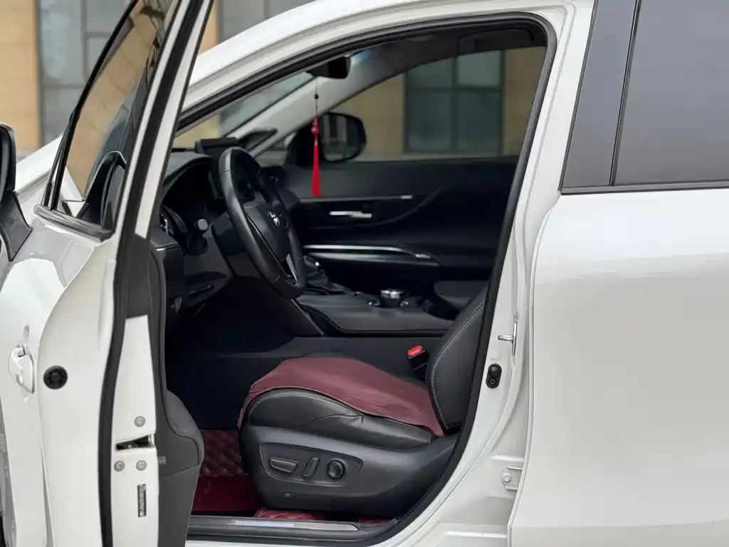 Toyota Venza 2023 из CN, фото 3