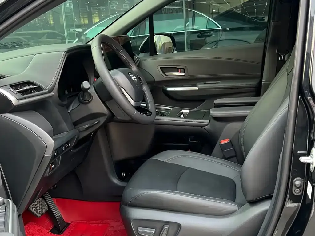 Toyota Sienna — фото 4