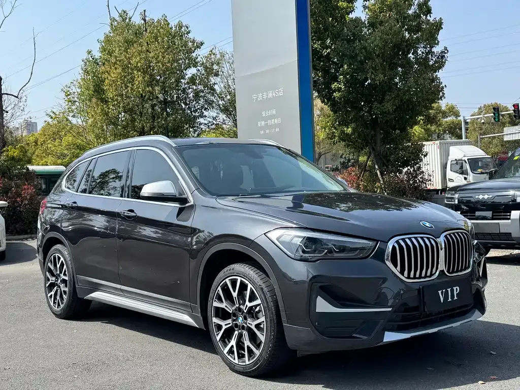 BMW X1 — фото 9