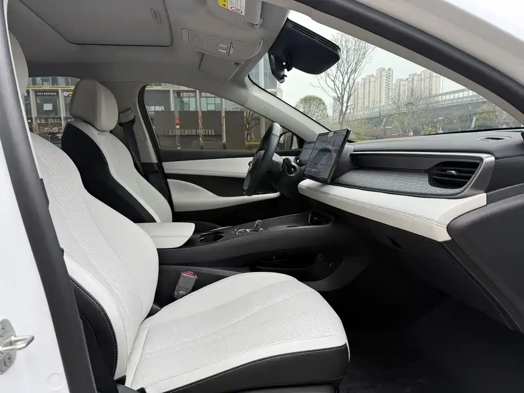 BYD Seal 05 DM-i 2025 из CN, фото 2