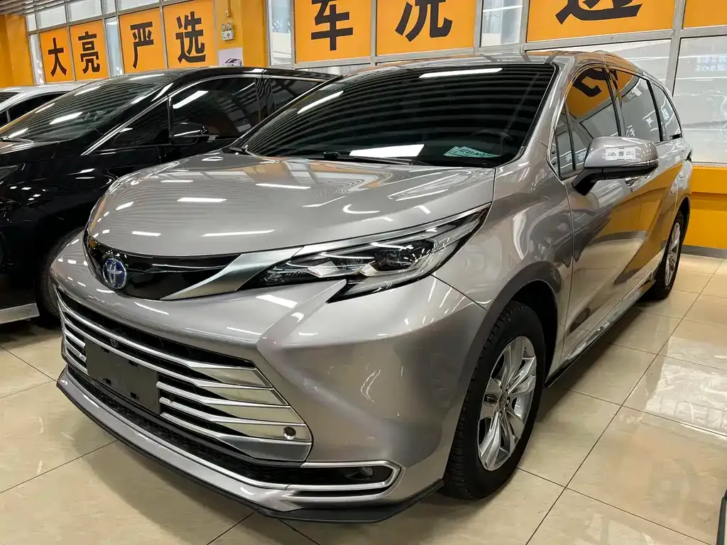Toyota Sienna 2022 из CN, фото 1