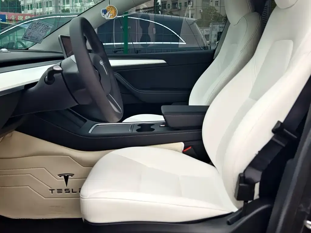 Tesla Model Y 2023 из CN, фото 10