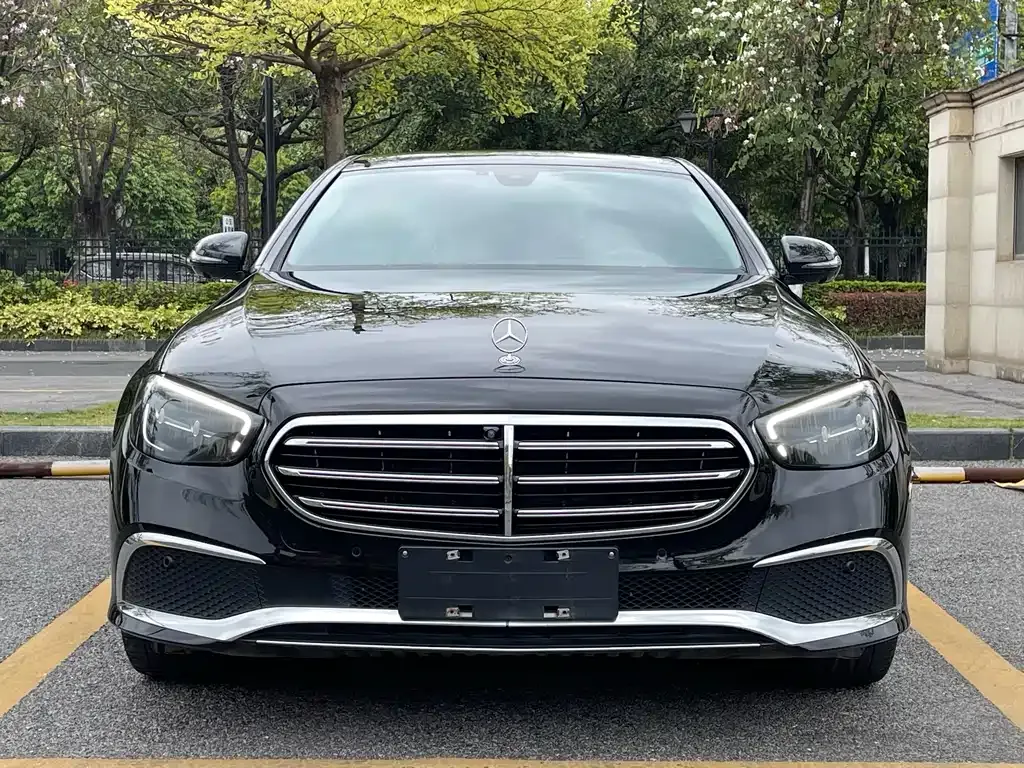 Mercedes-Benz E-Class — фото 5