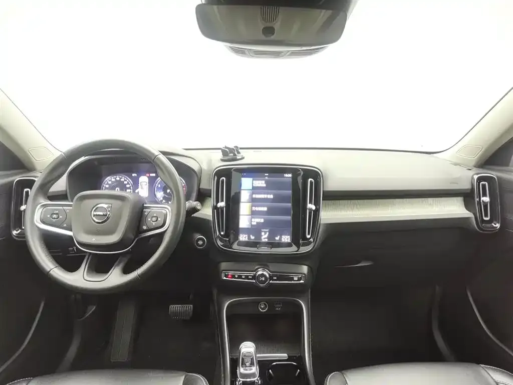 Volvo XC40 2021 из CN, фото 2