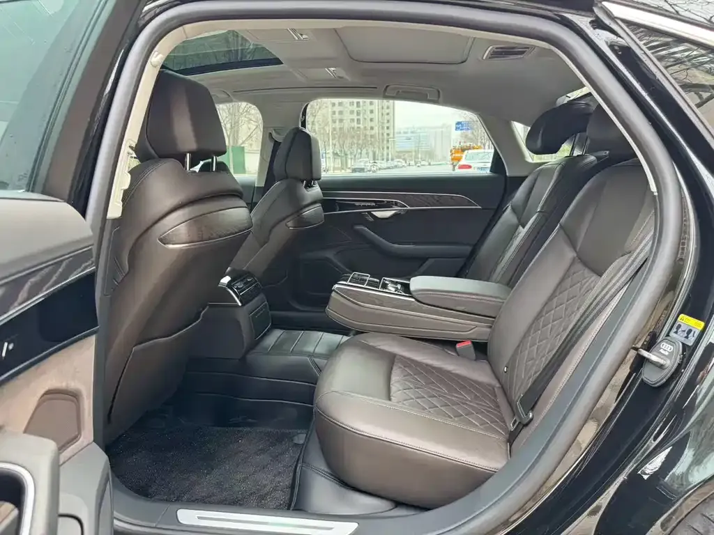 Audi A8 2021 из CN, фото 3