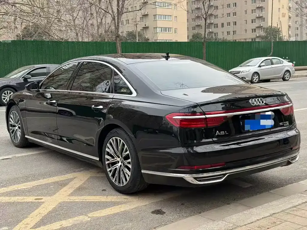Audi A8 2021 из CN, фото 7
