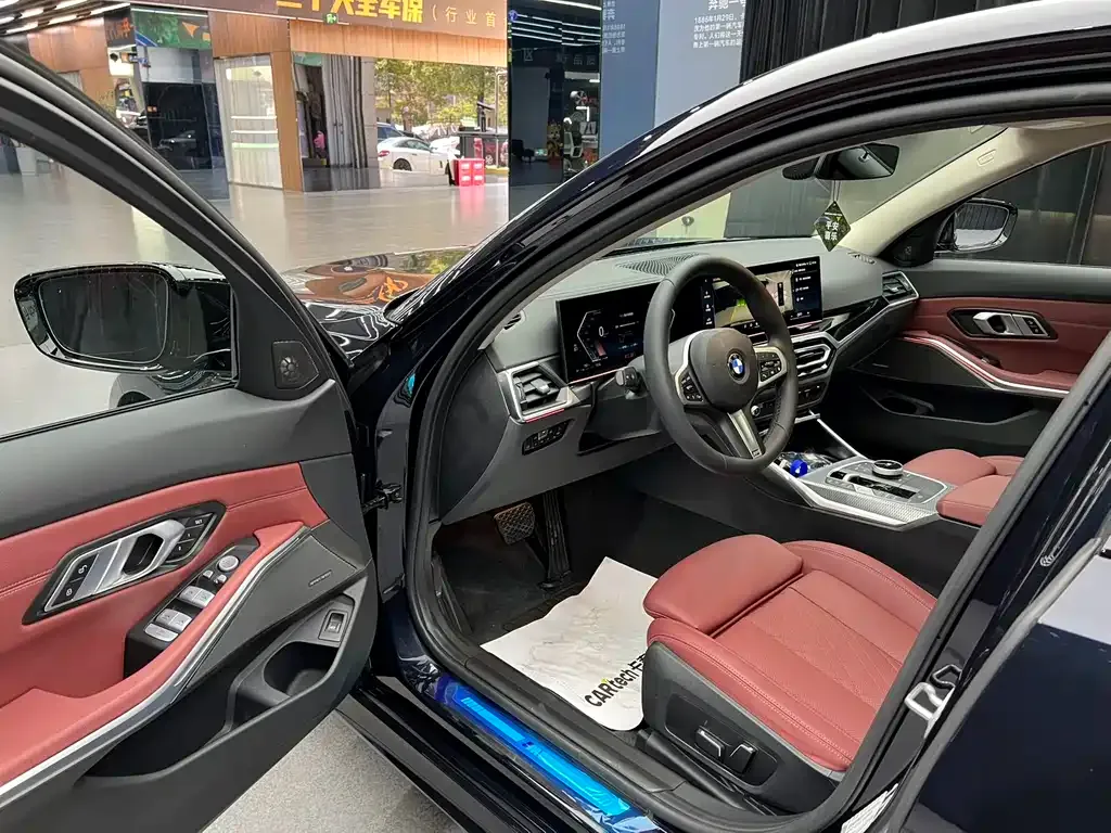 BMW 3 Series 2024 из CN, фото 8