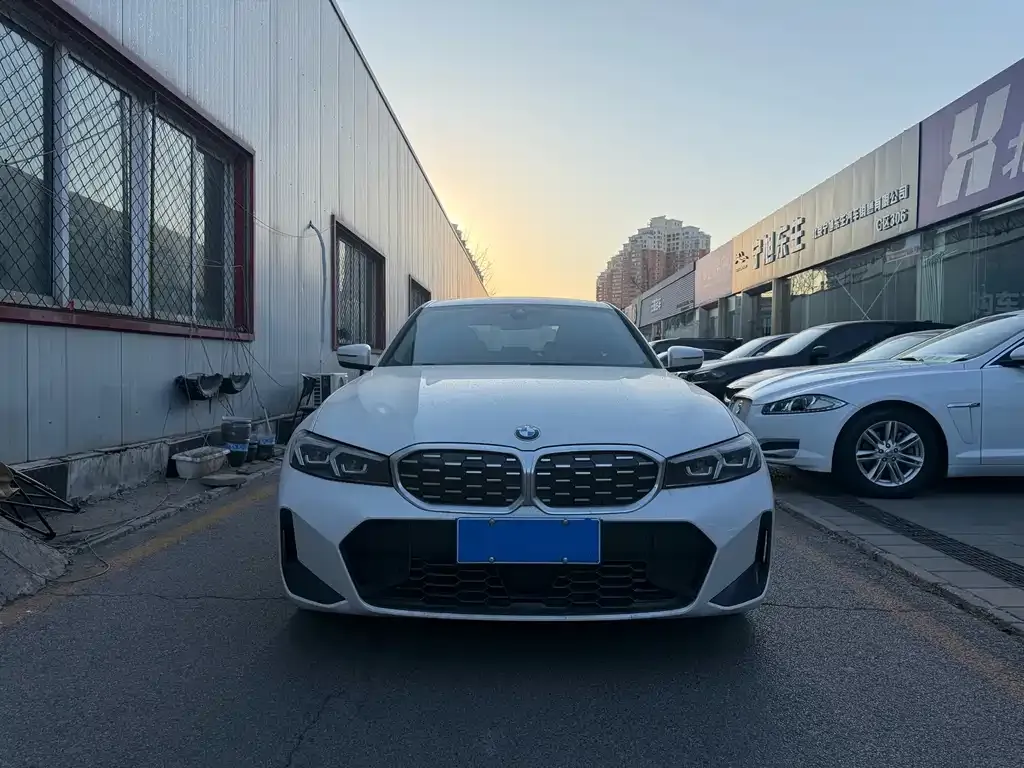 BMW 3 Series 2026 из CN, фото 3