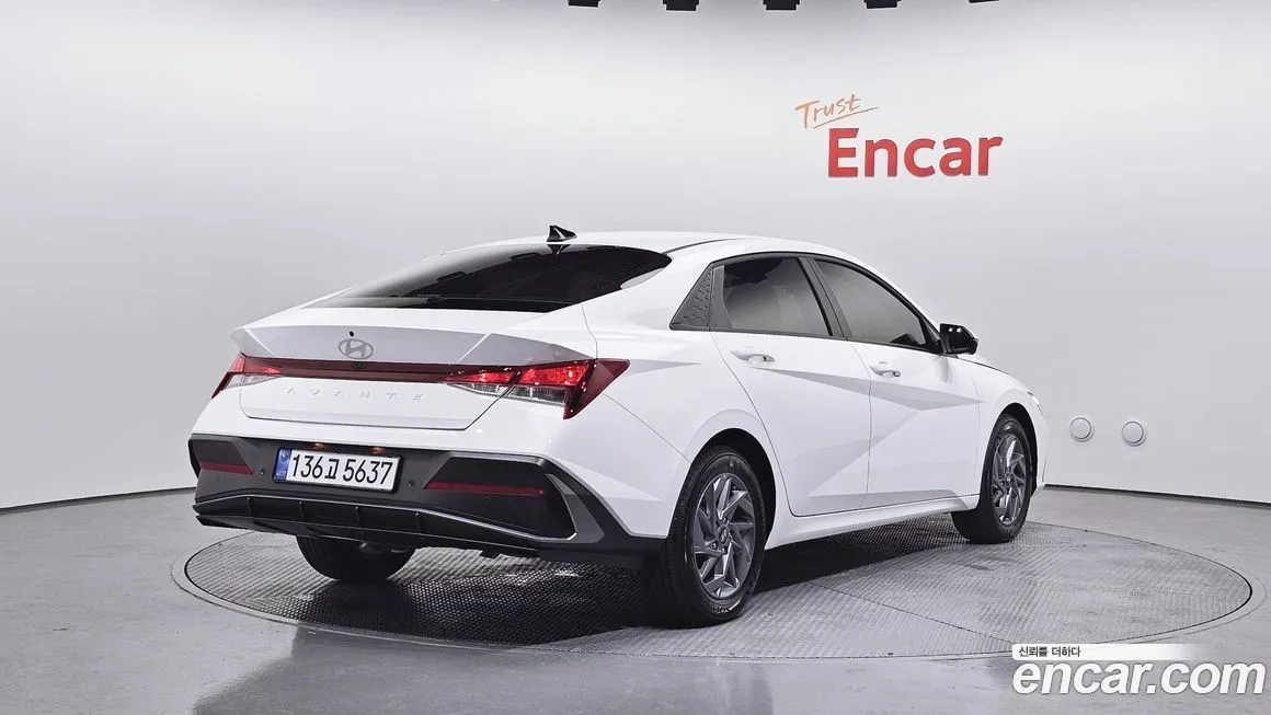 Hyundai AVANTE — фото 2