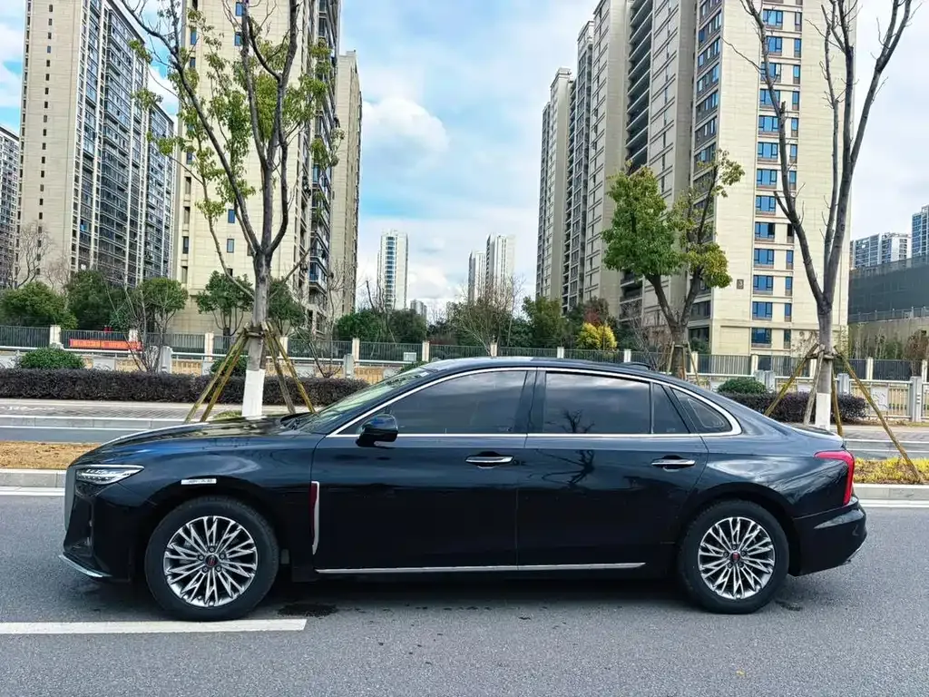 Hongqi H5 — фото 9