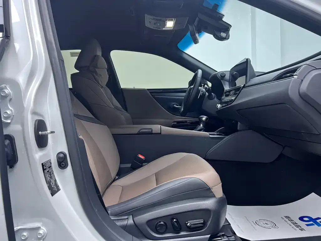 Lexus ES 2023 из CN, фото 6