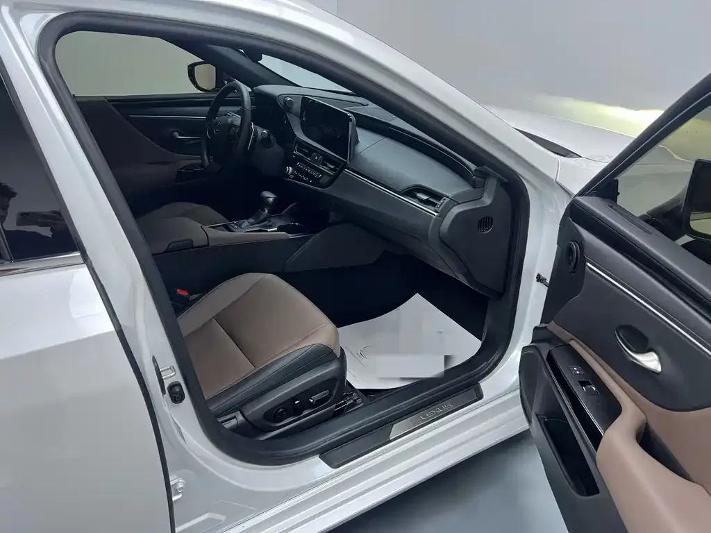 Lexus ES 2023 из CN, фото 7