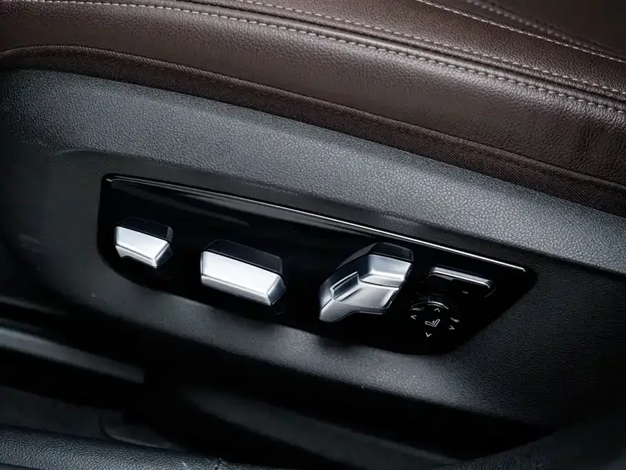 BMW 5 Series — фото 9