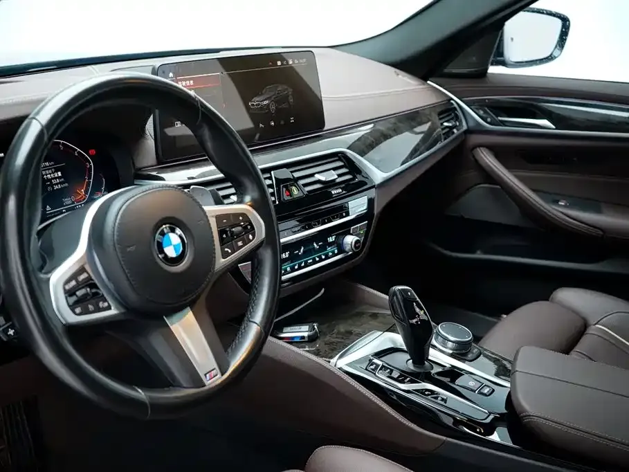 BMW 5 Series — фото 4