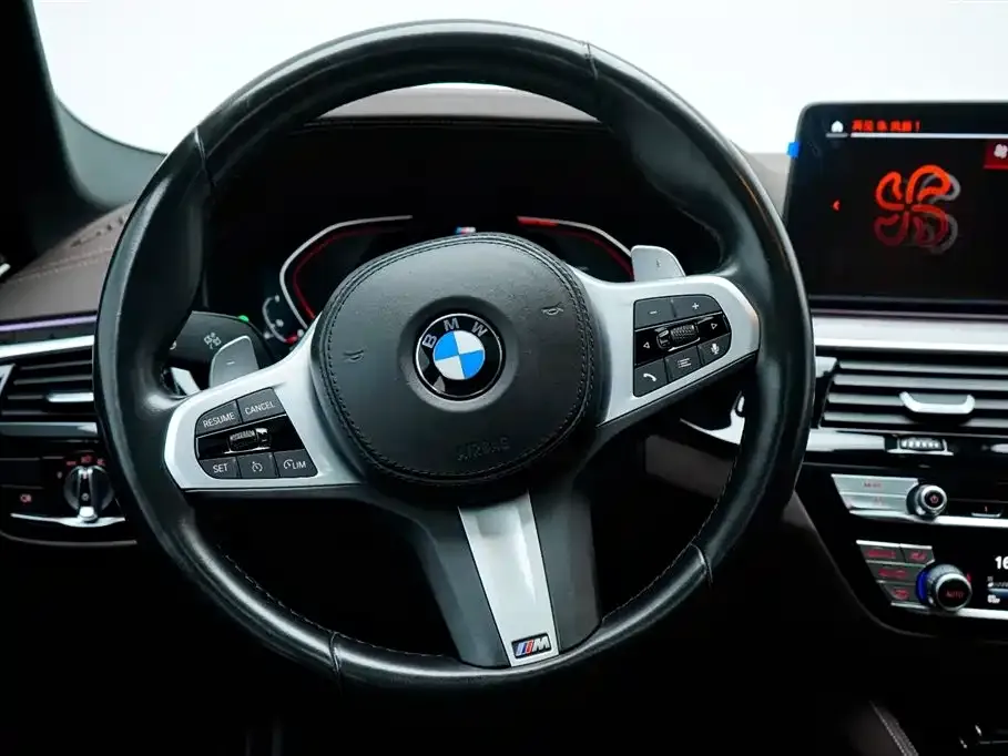 BMW 5 Series — фото 10