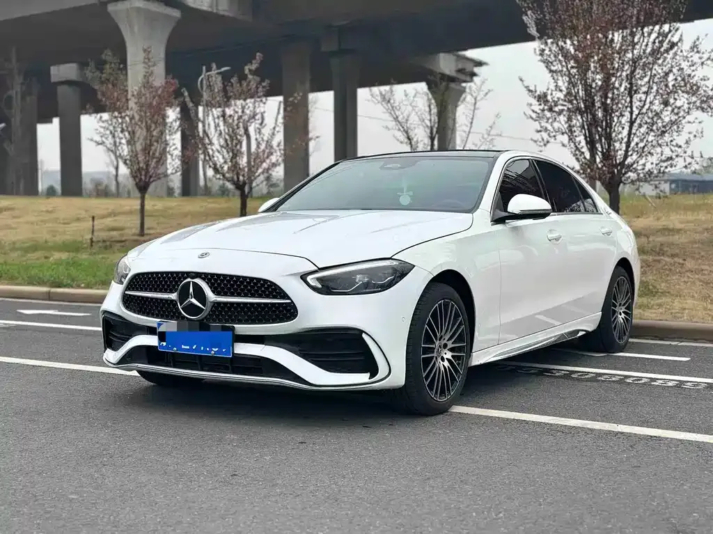 Mercedes-Benz C-Class — фото 1