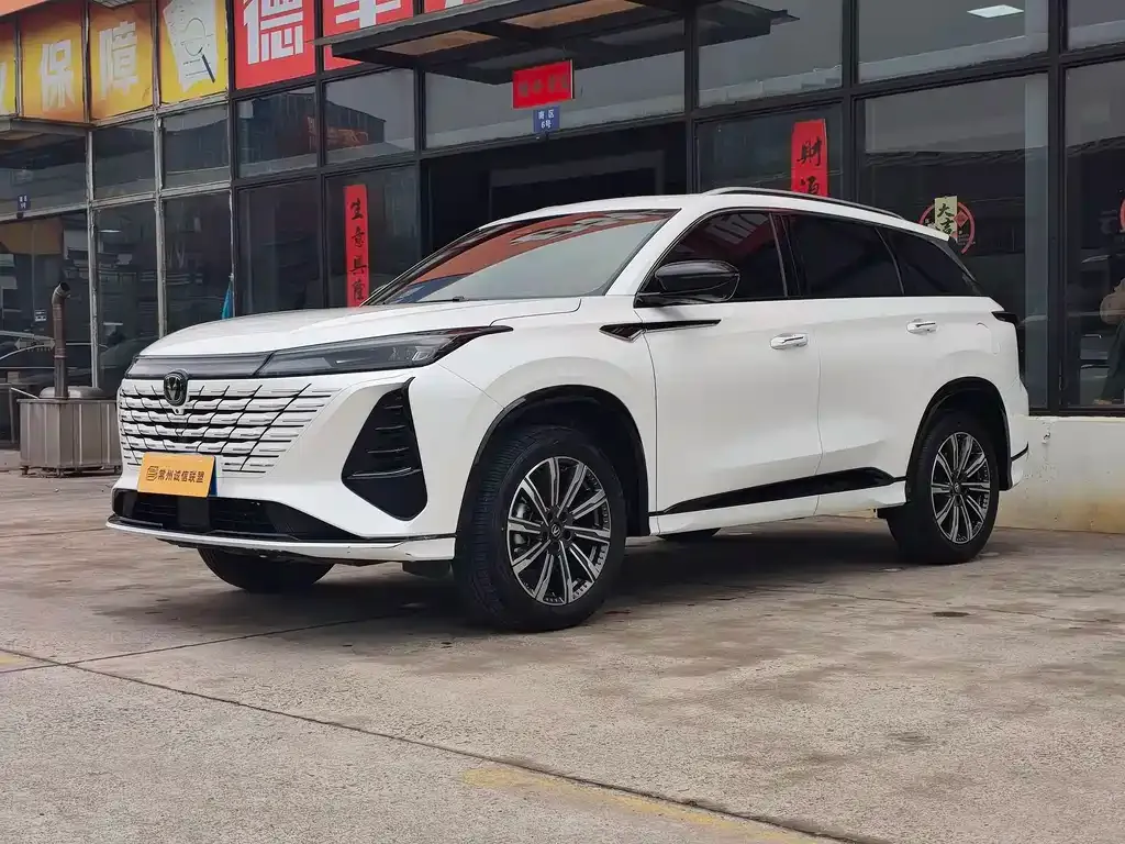 Changan CS75PLUS — фото 1