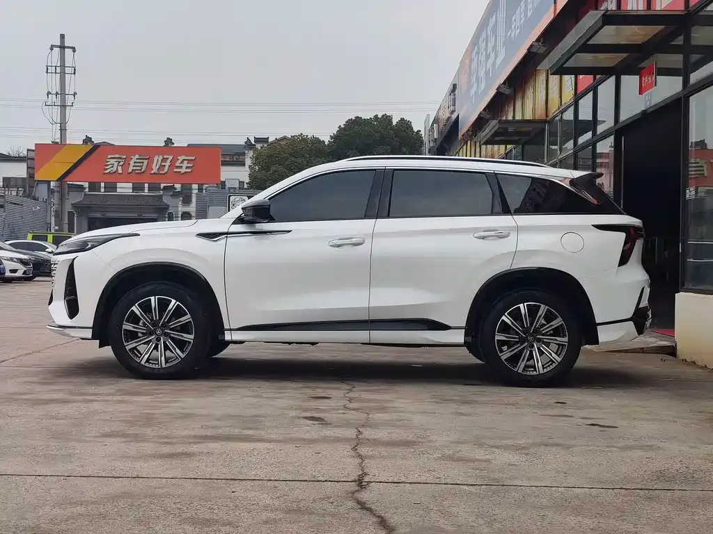 Changan CS75PLUS — фото 10