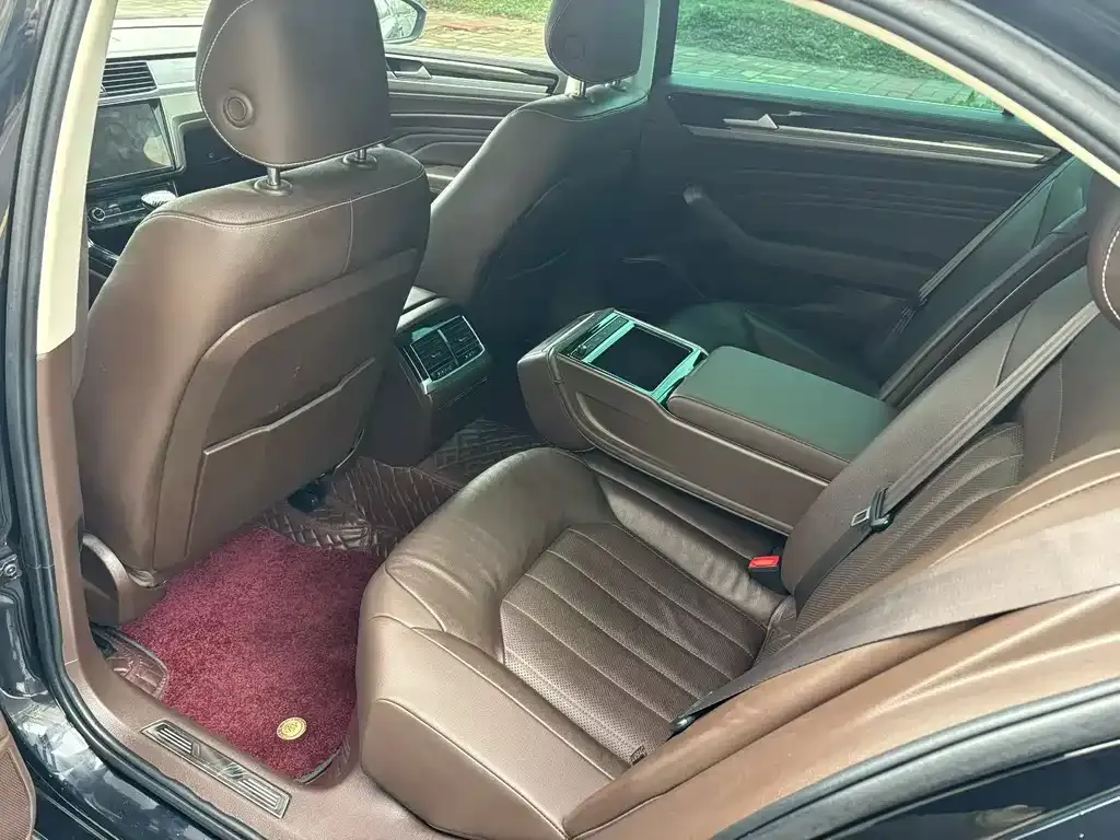 Volkswagen Phideon — фото 2