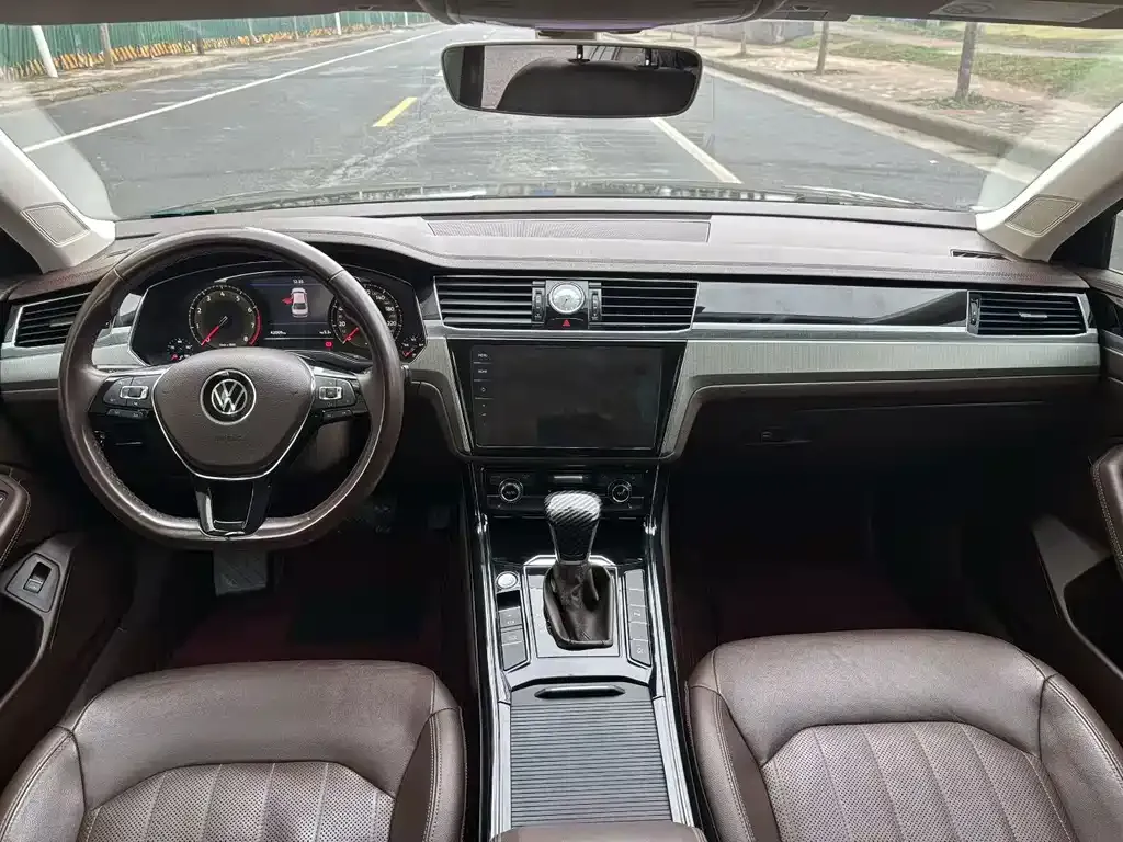 Volkswagen Phideon — фото 8