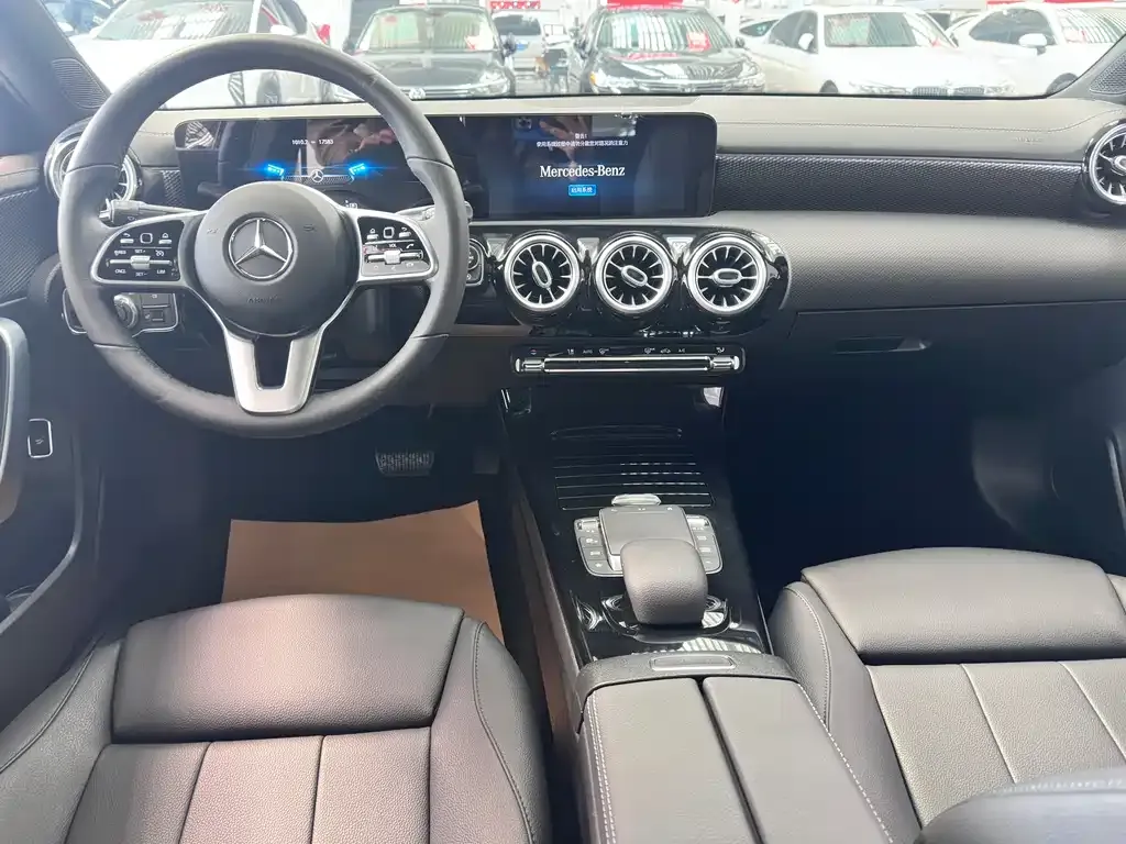 Mercedes-Benz A-Class — фото 10