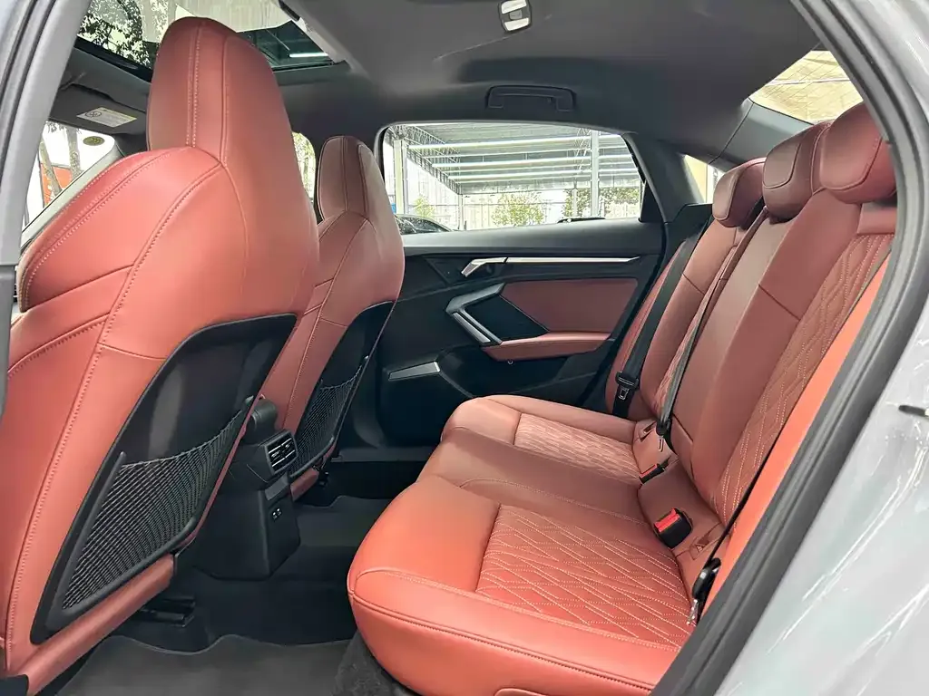 Audi A3 2024 из CN, фото 2
