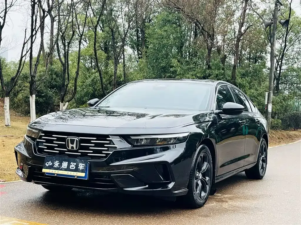 Honda Accord — фото 1