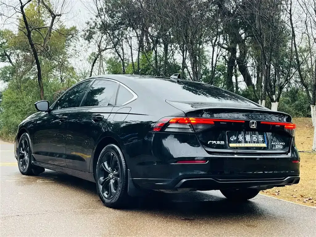 Honda Accord — фото 10