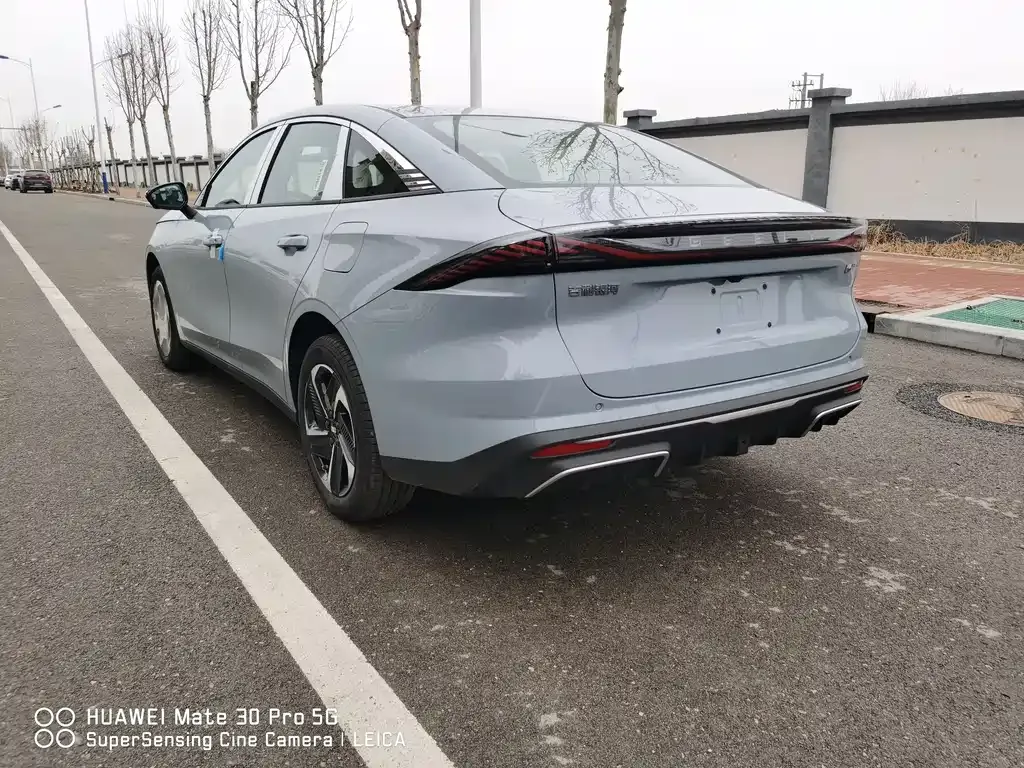 Geely Galaxy L6 — фото 10