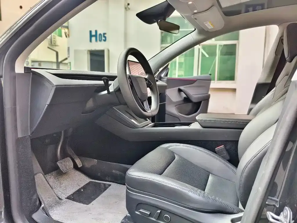 Tesla Model Y — фото 4