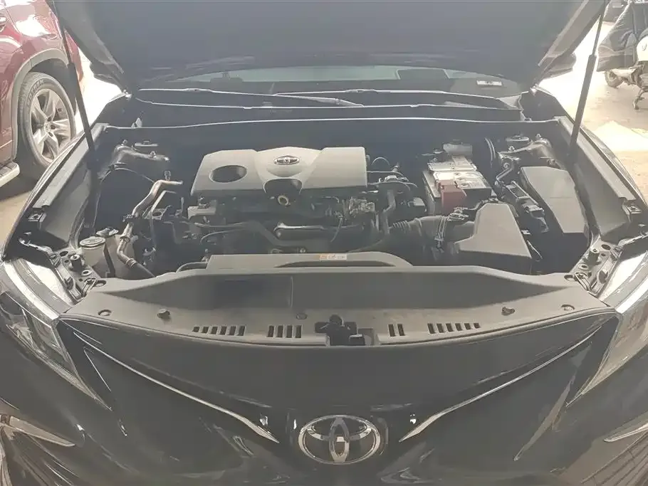 Toyota Camry — фото 6