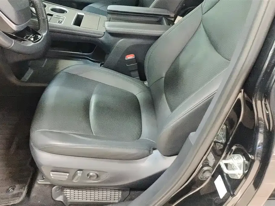 Toyota Granvia 2023 из CN, фото 6