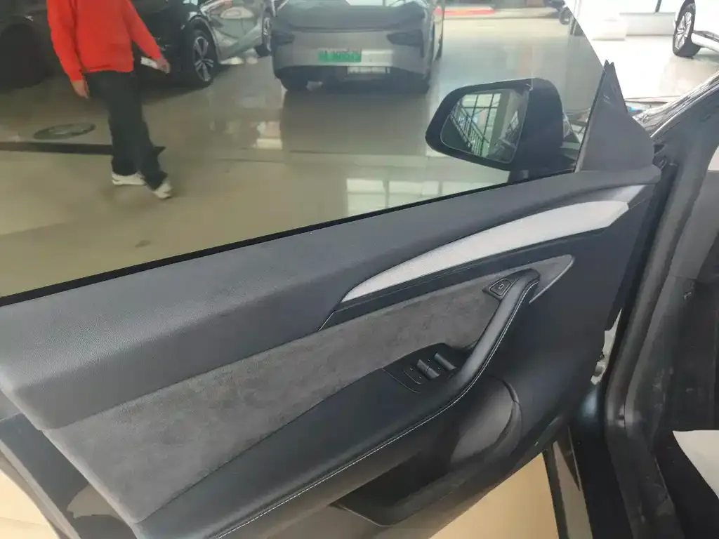 Tesla Model Y 2024 из CN, фото 8