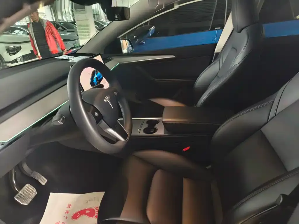 Tesla Model Y 2024 из CN, фото 4
