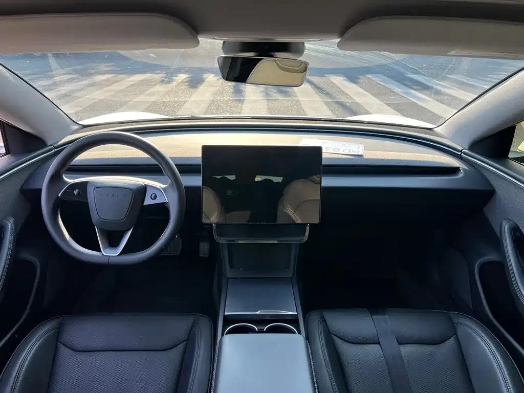 Tesla Model 3 — фото 6