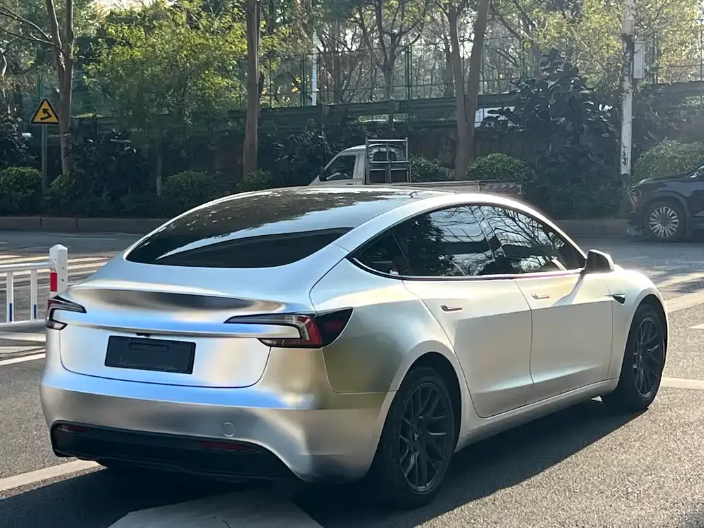 Tesla Model 3 — фото 5