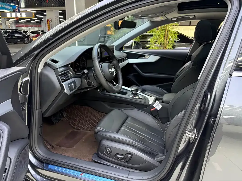 Audi A4L 2022 из CN, фото 8