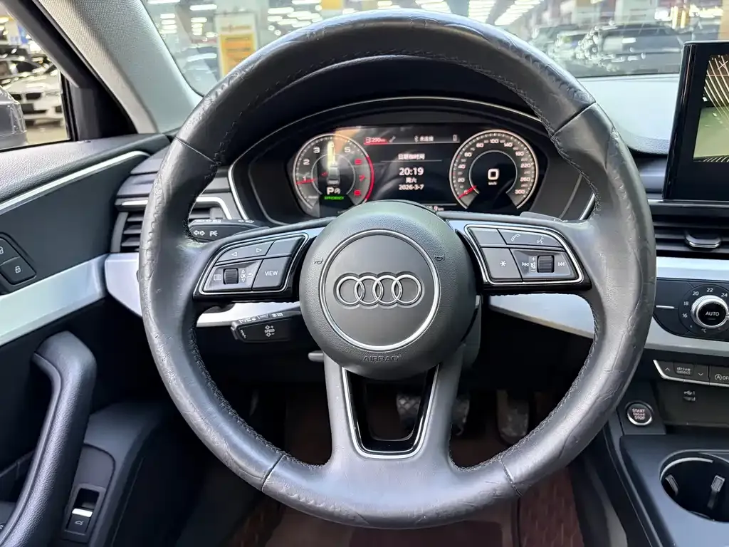 Audi A4L 2022 из CN, фото 9
