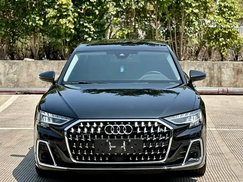 Audi A8 — фото 2