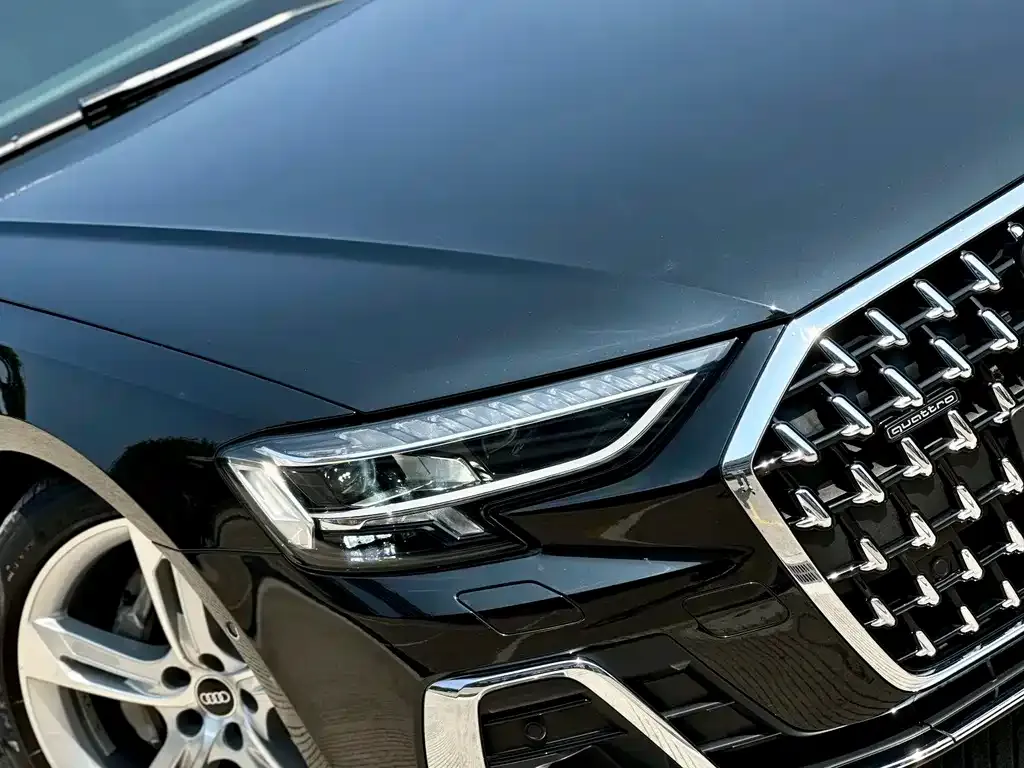 Audi A8 — фото 10
