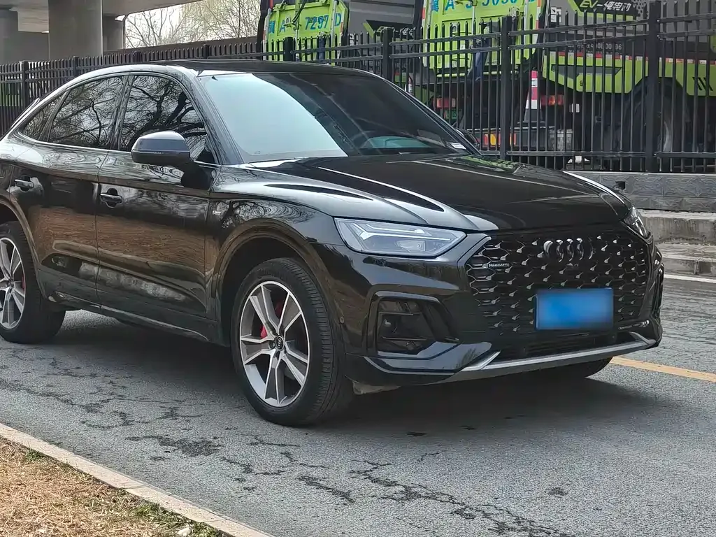 Audi Q5L Sportback 2023 из CN, фото 5