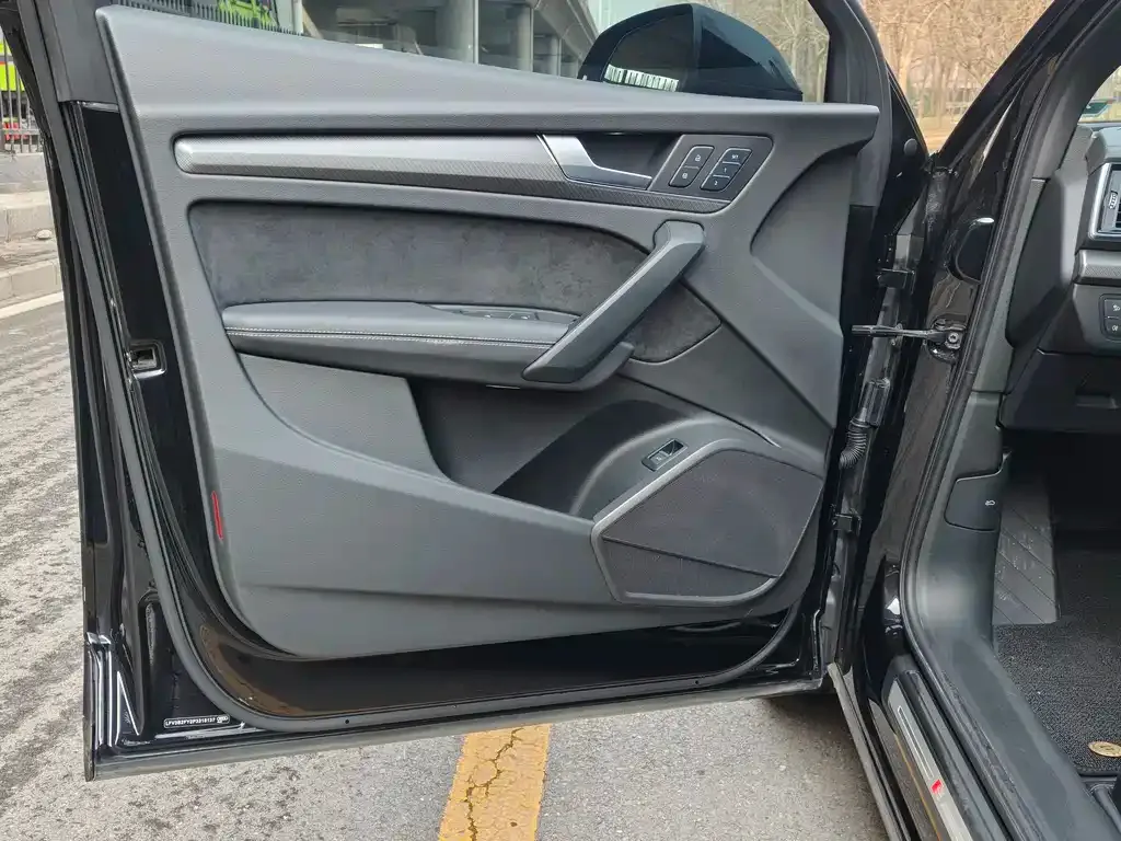 Audi Q5L Sportback 2023 из CN, фото 6