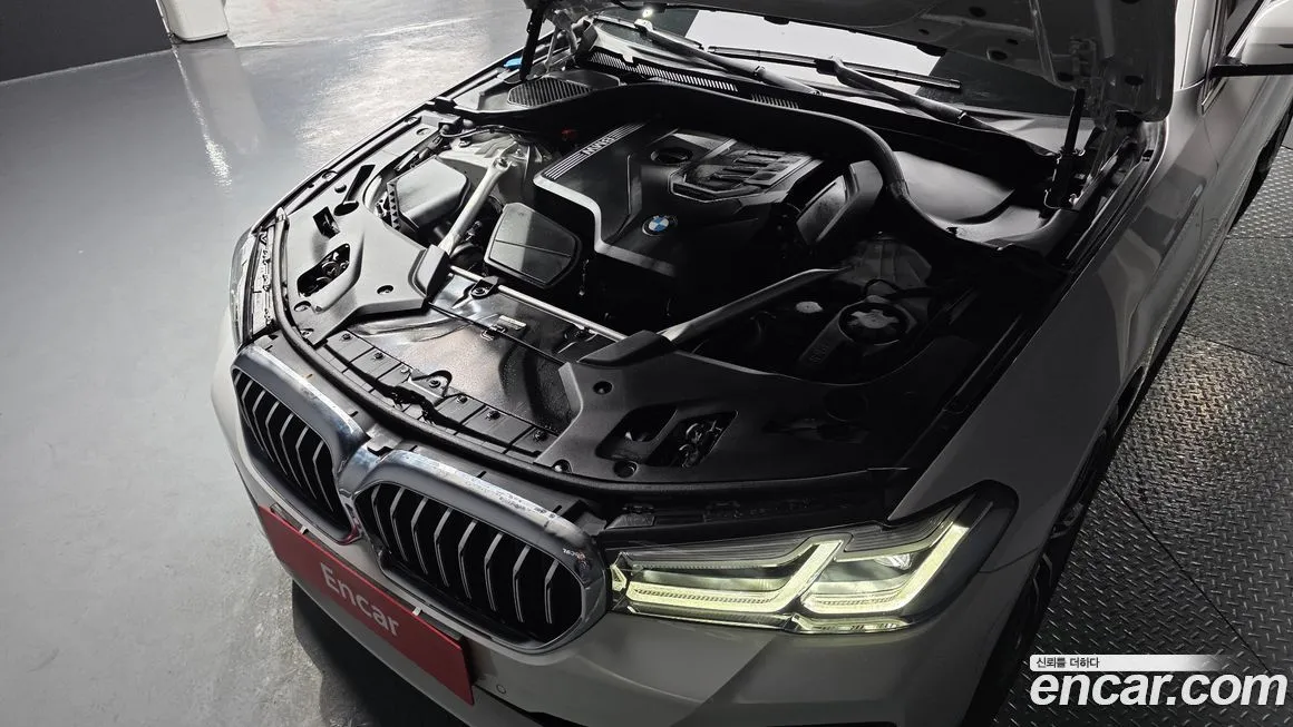 BMW 5-Series 2023 из KR, фото 10