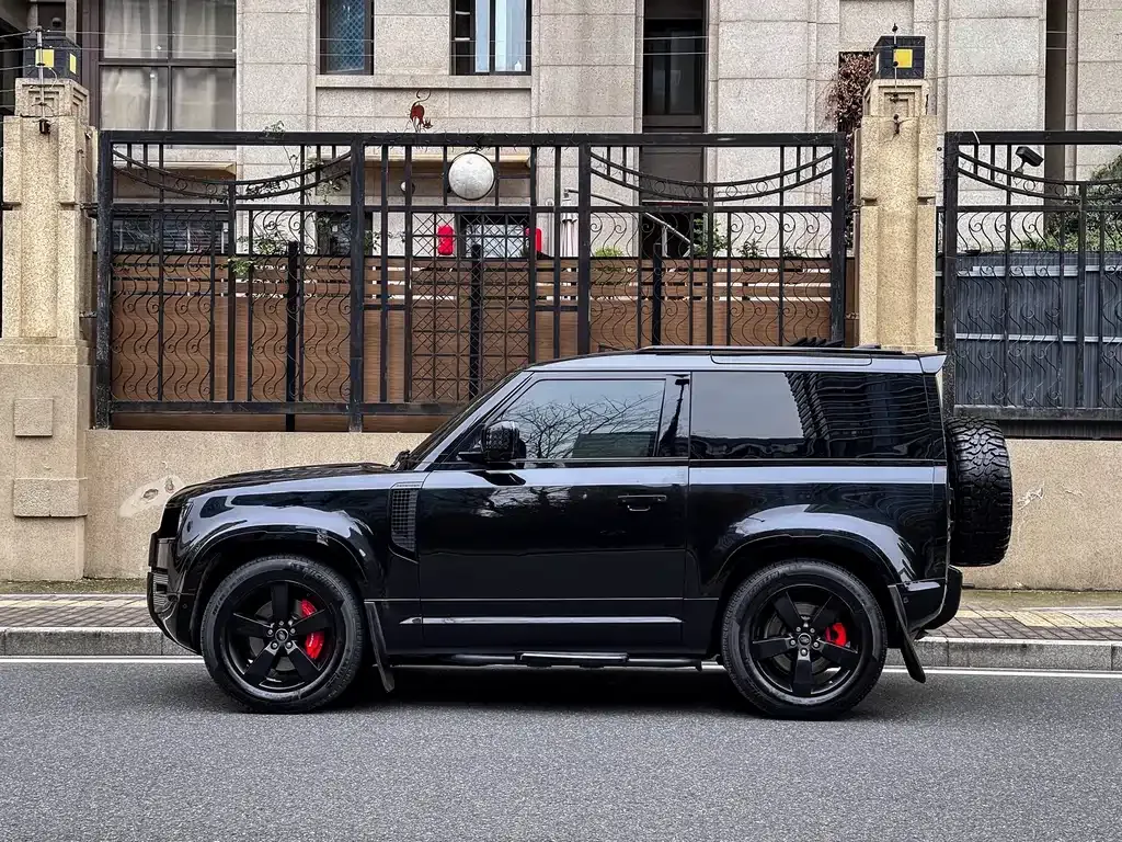 Land Rover Defender — фото 10