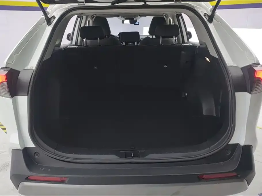 Toyota RAV4 2024 из CN, фото 8