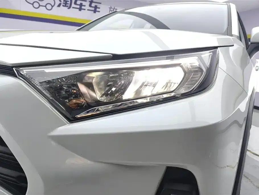 Toyota RAV4 2024 из CN, фото 2