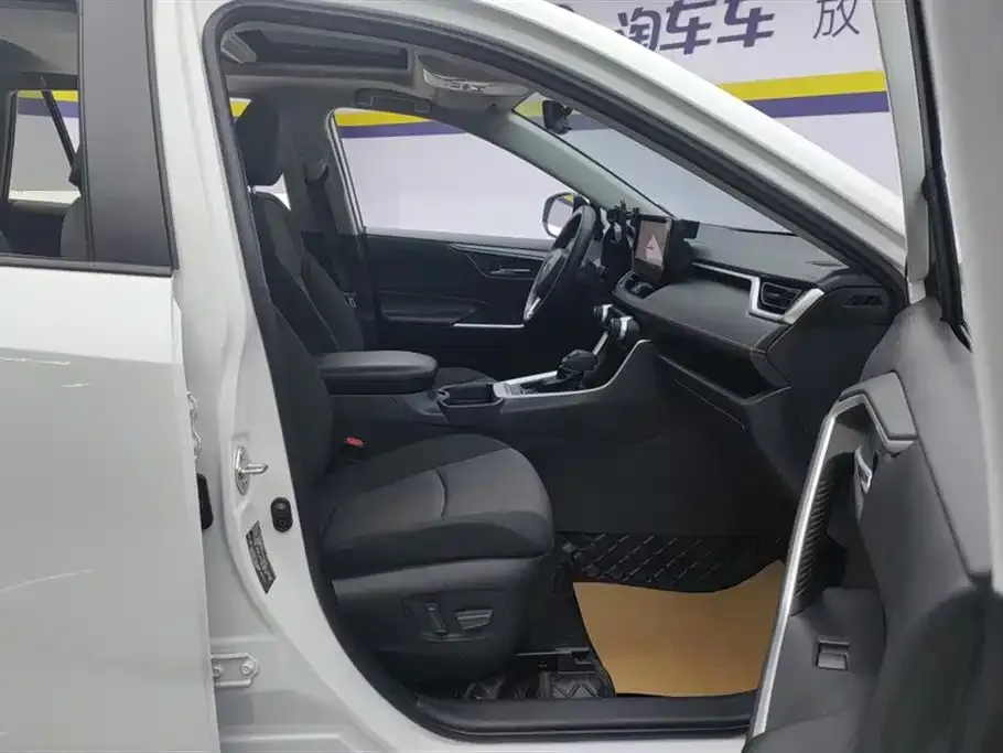 Toyota RAV4 2024 из CN, фото 6