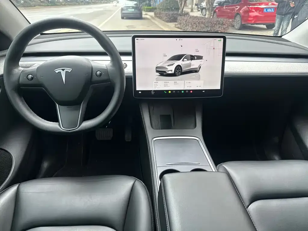 Tesla Model Y — фото 5