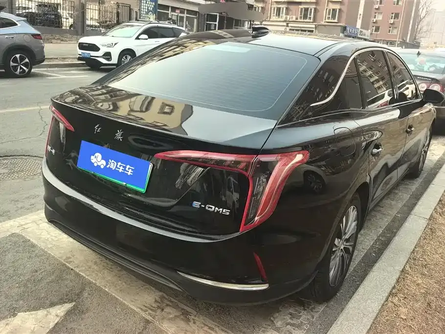 Hongqi E-QM5 — фото 10